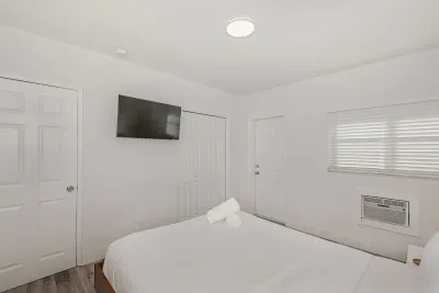 Sunset Garden Pompano